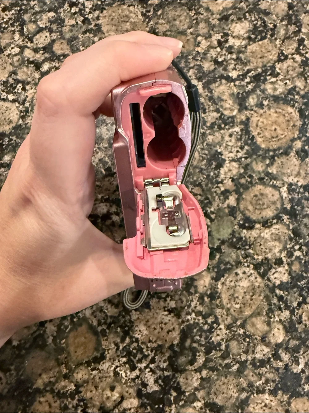 Sanyo VPC-S880P Digital Camera 8.1MP 3X Optical Zoom Pink